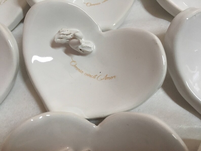 Favor Ceramic heart with birds and phrase, original, personalized, handmade in Italy. image 1