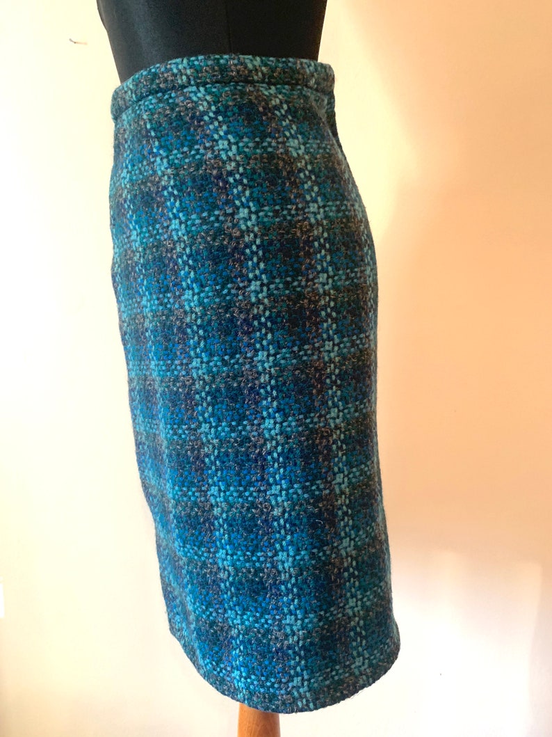1980s Green Checked Skirt UK Size 8 26 inch Waist 24 in Length