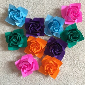 10 Origami Roses