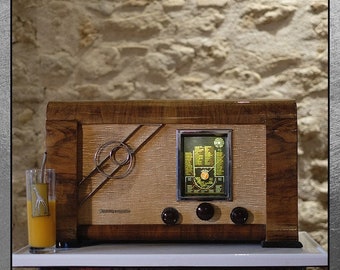 Vintage tube radio 1940 up cycled