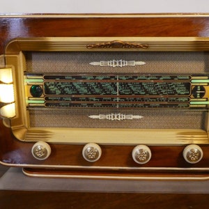 Vintage antique tube radio speaker system with Bluetooth and Wifi . Wifi speaker image 2