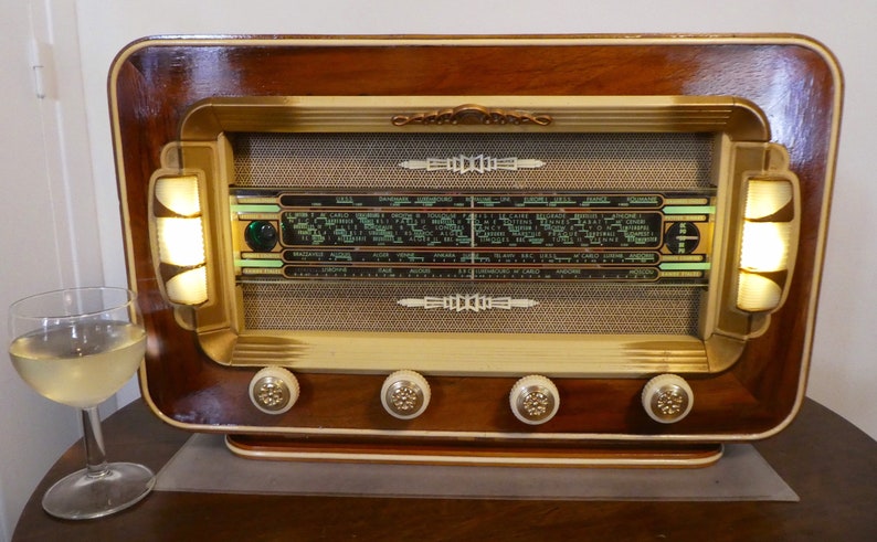 Vintage antique tube radio speaker system with Bluetooth and Wifi . Wifi speaker image 2