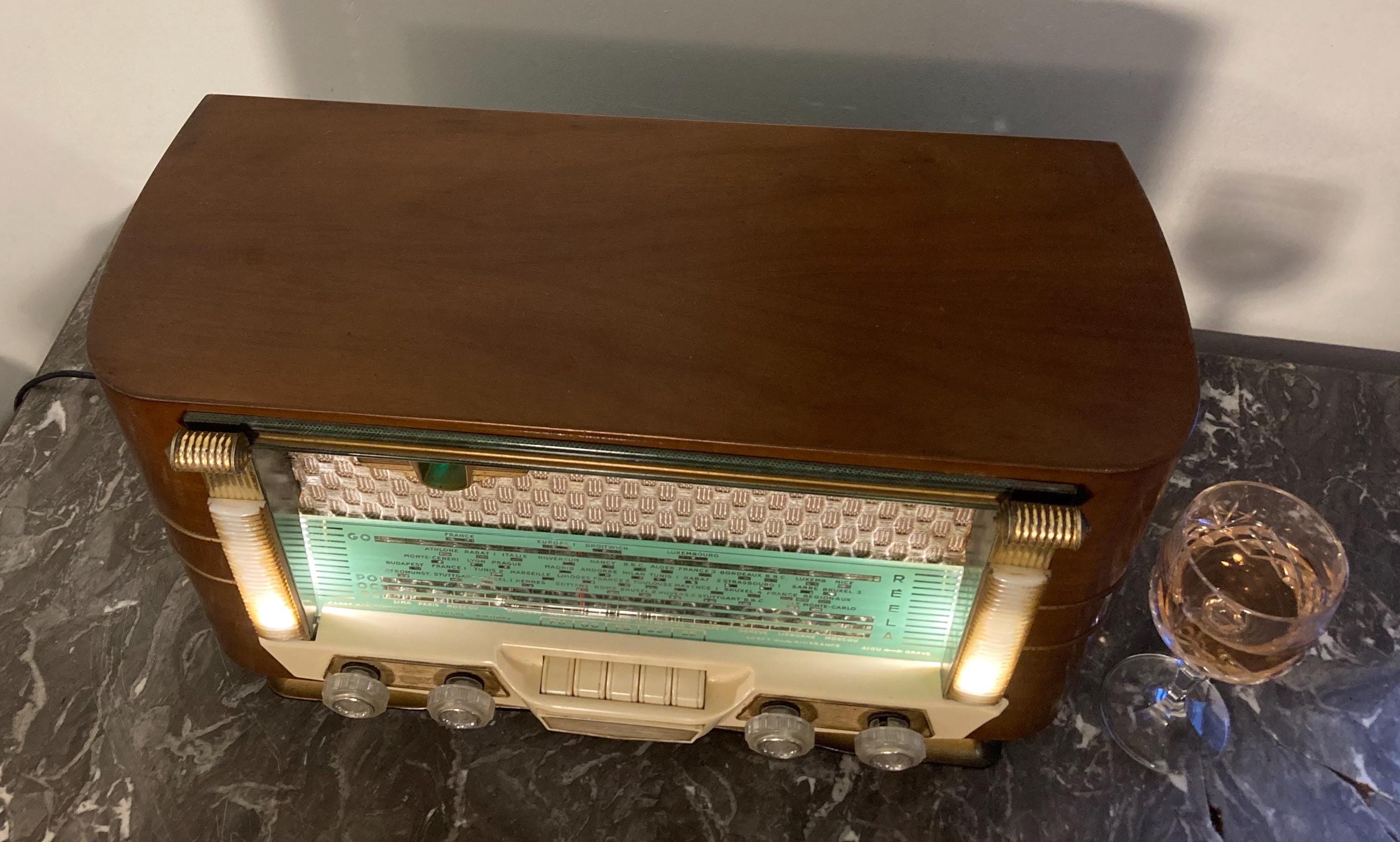 Radio à tube restaurée Rare ancienne radio à tube française Art Déco — free download