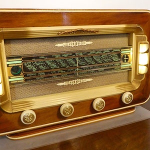 Vintage antique tube radio speaker system with Bluetooth and Wifi . Wifi speaker image 3