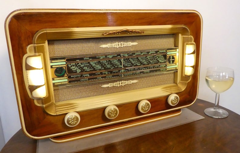 Vintage antique tube radio speaker system with Bluetooth and Wifi . Wifi speaker image 3