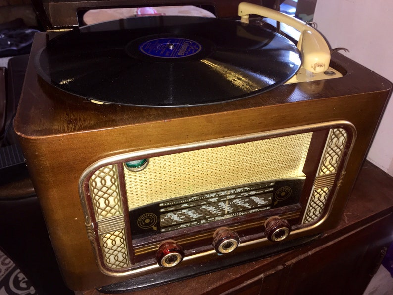 1955 Bluetooth Record Player speaker system radio with FM and Aux inputs Art Deco! 100watts