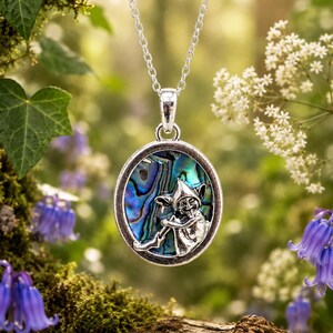 Abalone Cornish Pixie Halsband: Rodiumpläterade fantasismycken, stålförsilvrad eller snörkedja