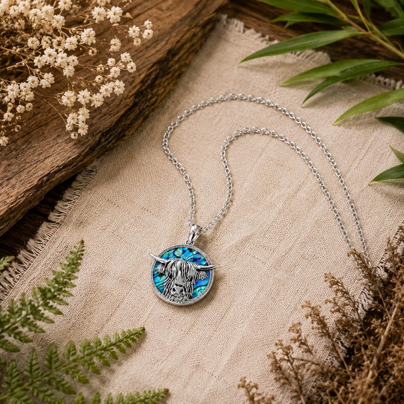 Halskette aus Abalone vom Hochlandrind, schottischer Kuhanhänger, Schmuck aus Paua-Muscheln Bild 4