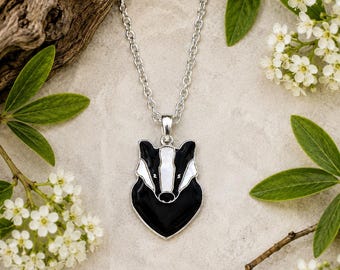 Collar de tejón con nácar, joyería de animales del bosque - Variedad de cadenas