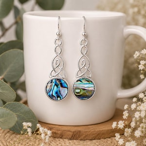 Ohrringe mit keltischem Knotenmuster aus Abalone-Muscheln, symbolischer Mutter-Kind-Schmuck – Ohrhaken nach Wahl