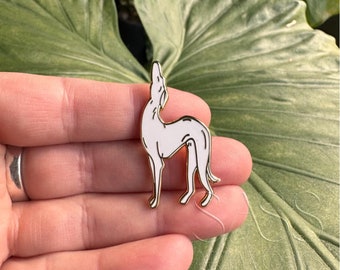 Broche de esmalte branco e prata Greta | Greyhound | Whippet | Galgo italiano | Broche de esmalte | Broche | Greyhound preto
