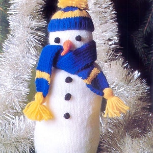 Padrão de tricô Boneco de neve de Natal em malha, boneca de inverno, 12 &#39;&#39;/30 cm de altura, decoração de árvore, decoração de mesa de Natal, brinquedo, presente de família, anos 90, download digital de PDF