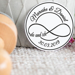 Personalisierter Hochzeitsstempel Logo Unendlichkeitszeichen // rund // Holzstempel // Save the date // Einladung