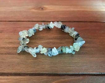 Prehnite Chip Bracelet ~ Gemstone Chip Bracelet ~ Stretch Bracelet ~ Stacking Bracelet ~ Stackable Bracelet ~ Layering Bracelet ~ Minimalist