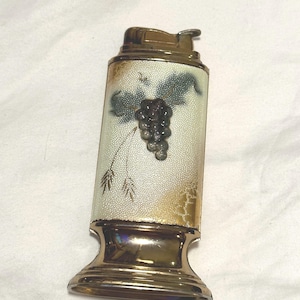 Vintage 1940s Evans Enamel Grape Table Lighter