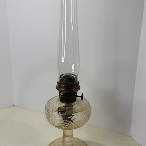Antique Nu-Type Model B Aladdin by the Mantle Lamp Co. in Washington Drape Patter with Original Aladdin Chimney