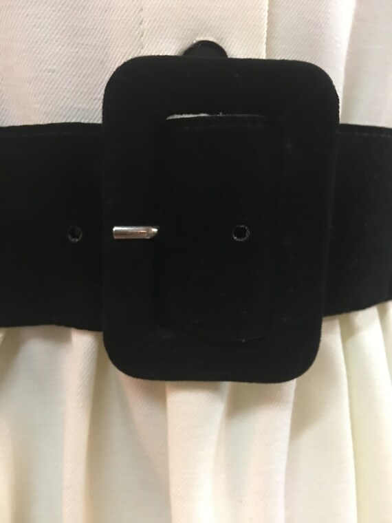 WD-1980’s Studio E Off-White Dress - image 4