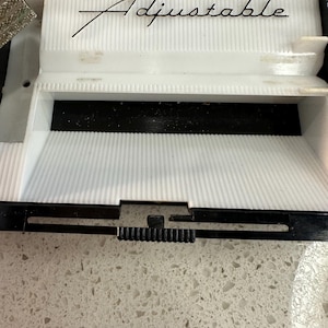 Aparelho de barbear ajustável Gillette Fatboy dos anos 1960, com estojo e lâminas extras com spoiler. imagem 5