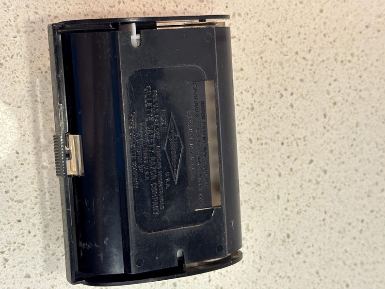 Aparelho de barbear ajustável Gillette Fatboy dos anos 1960, com estojo e lâminas extras com spoiler. imagem 8