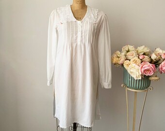 Vintage LANZ of SALZBURG White Cotton Long Sleeves Night Shirt with Floral Crocheted Collar, Victorian Style Night Shirt, Romantic Nightgown