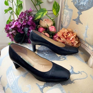 Vintage MODA DI FAUSTO Navy Blue Leather Pumps, Classic Pumps, 37.5 Size Shoes, Medium Heel Pumps, Slip on Shoes, Office Shoes afbeelding 1