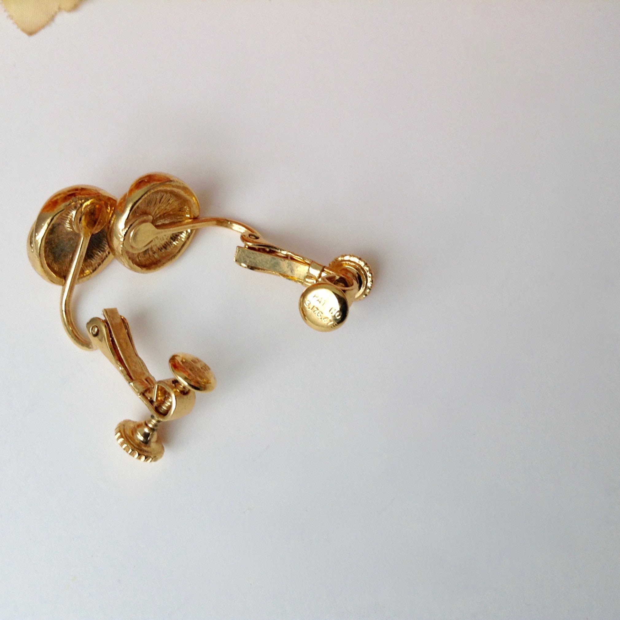 ■VINTAGE HOLLYWOOD■ Classic Ball Earrings 3set VH2379EA005 Vintage Hobe Round Clip on Earrings, 1950s Gold Tone Mesh