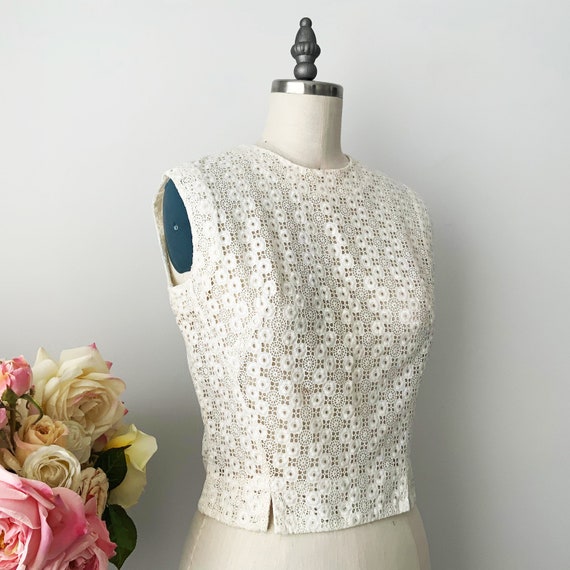 Vintage Off White 1960s Tailored Cotton Cutwork F… - image 3