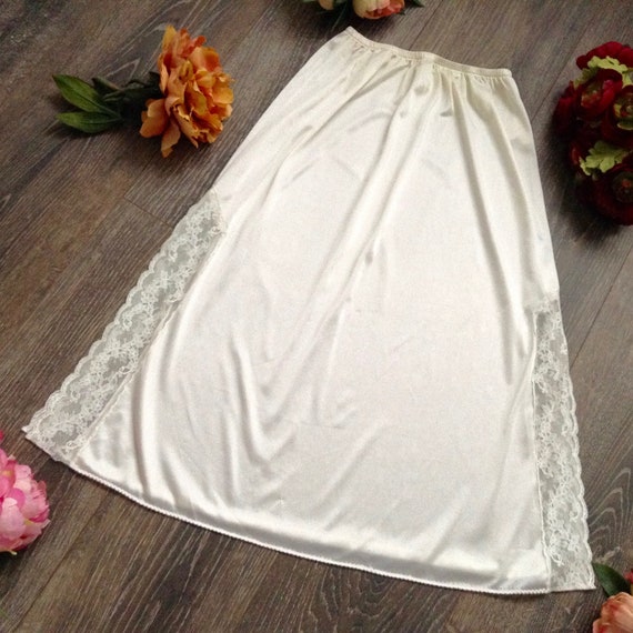 Vintage LINDA LINGERIE Beige Half Slip, Lace Half