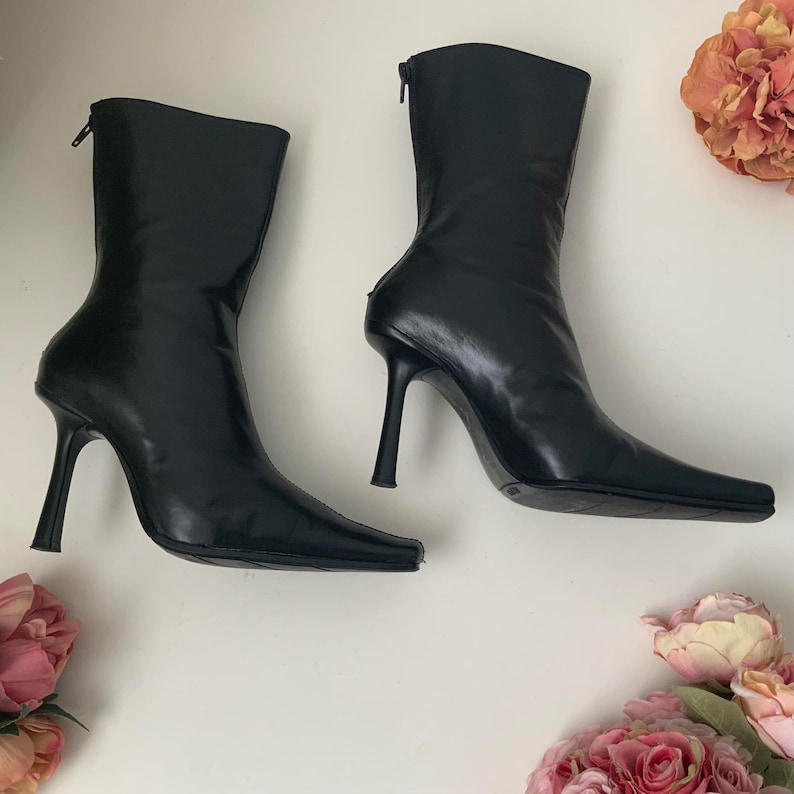 Vintage ALDO Pointy Toe Black Leather Stiletto Ankle Boots, Elegant Booties image 2