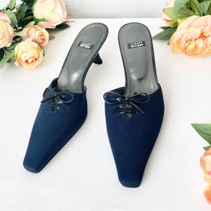 Vintage STUART WEITZMAN Size B Navy Blue Fabric Mules With