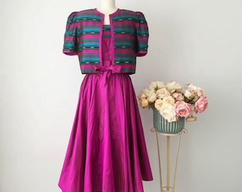 Vintage robe évasée à bretelles en tissu de soie Dupioni violet avec boléro rayé à manches courtes, ensemble de robe colorée formelle, robe sur mesure élégante