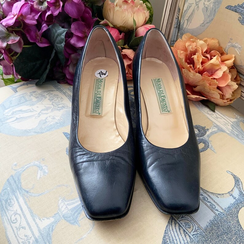 Vintage MODA DI FAUSTO Navy Blue Leather Pumps, Classic Pumps, 37.5 Size Shoes, Medium Heel Pumps, Slip on Shoes, Office Shoes afbeelding 3