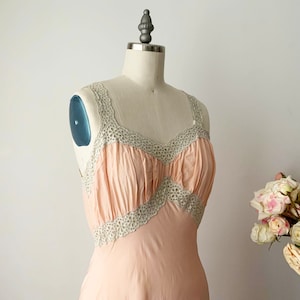 Vintage 1950s Peach Rayon Long Nightgown with Decorative Beige Floral Eyelet Lace