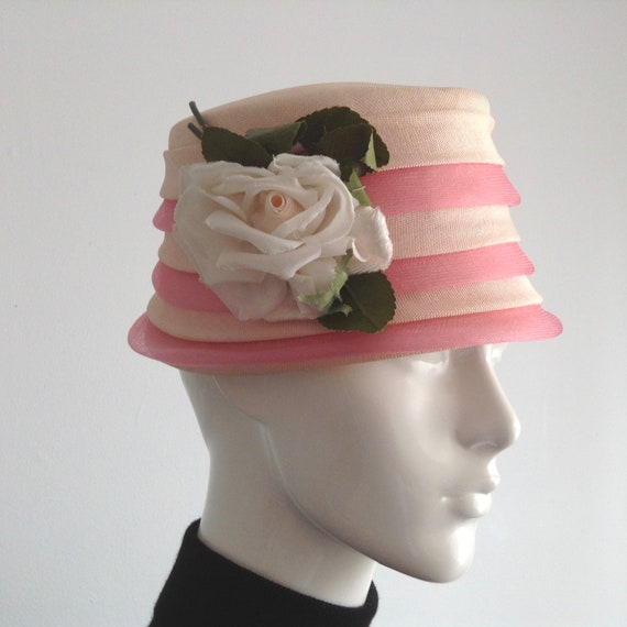 Vintage 1950s Peach and Pink Two Tone Floral Bask… - image 1