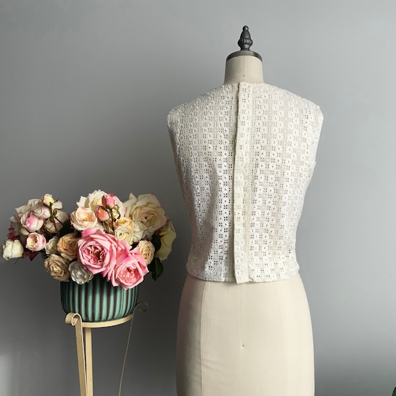 Vintage Off White 1960s Tailored Cotton Cutwork F… - image 5