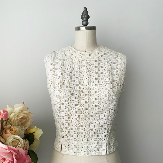 Vintage Off White 1960s Tailored Cotton Cutwork F… - image 4