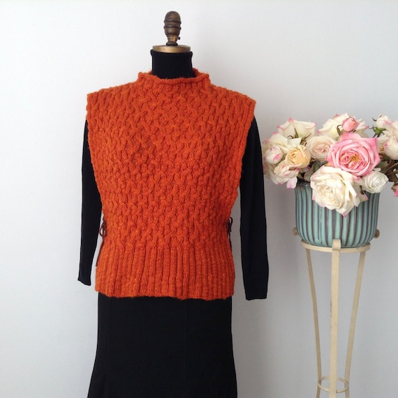 Vintage TRISTAN & ISEUT Orange Sleeveless Crew Nec