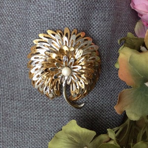 Vintage Gold and Silver Tone Floral Brooch, Fancy Brooch, Two Tone Brooch, Formal Brooch