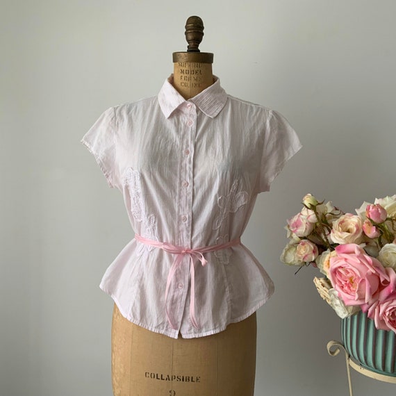 Vintage Pale Pink Short Sleeve Floral Applique Co… - image 1