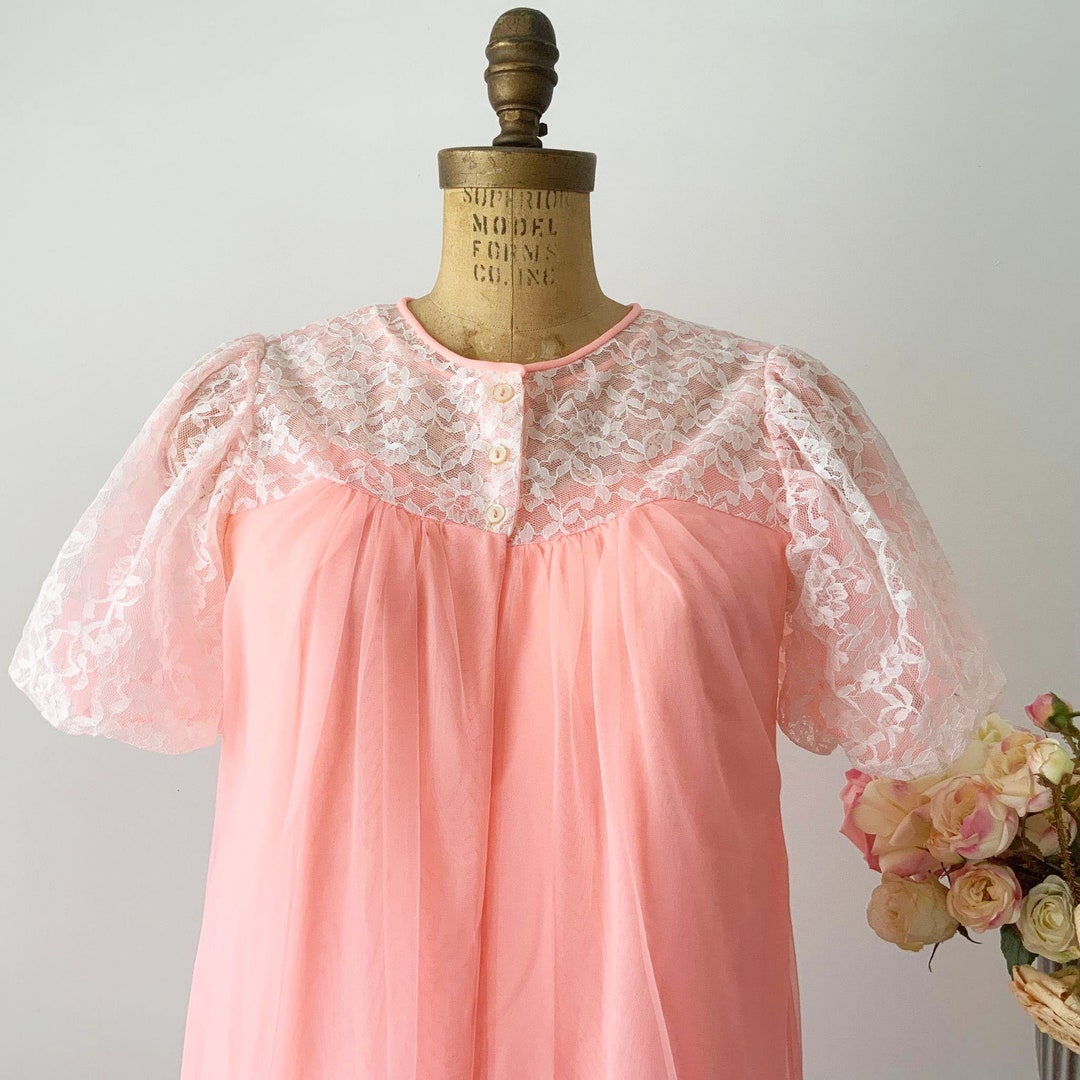 QUEENTEX Bright Peach Summer Nightgown and Robe Set, Elegant Lingerie