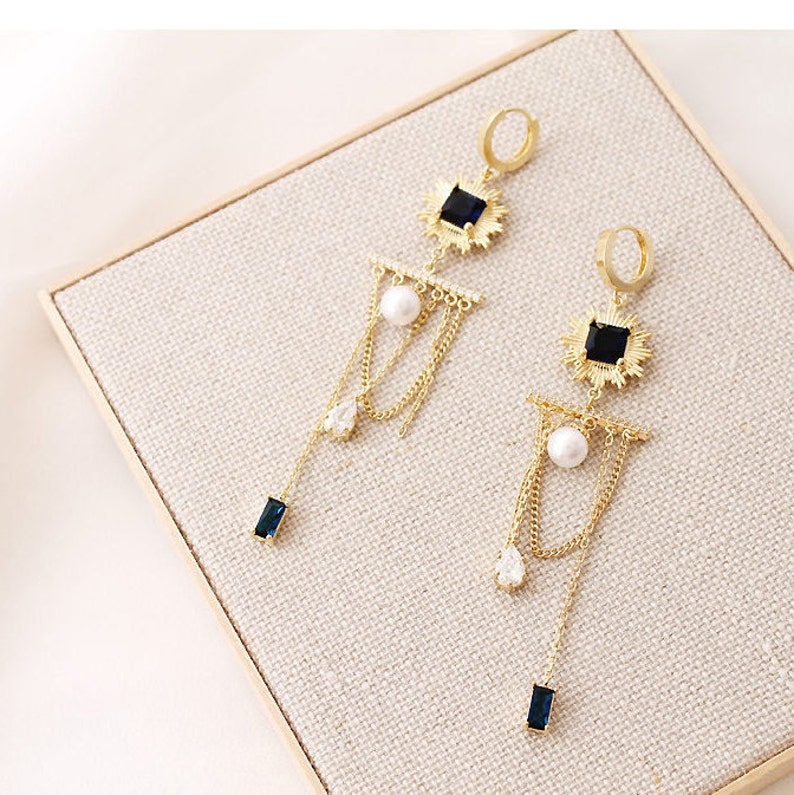 Chandelier pearl Chain Earring,Chain Dangle Earring,Pearl earring,Long Dangle Earring,Long Chain Earring.