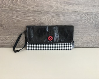 Flap pouch in black leather and black and white cored cotton/leather braid and magnetic button/handmade in Quebec/recycled materials