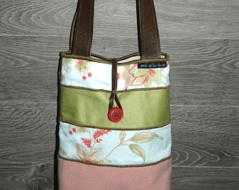 Small tote button / loops in leather/fabric flower, salmon and green bands / made in the hand/materials are recycled and repurposed