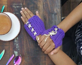 Lace Up Fingerless Gloves Pattern