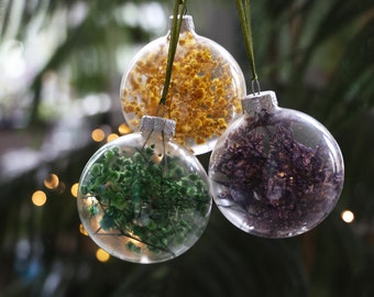 Set of 3 colorful dried flower in glass baubles, Christmas tree balls botanical decoration, Hanging Floral ornaments for winter home decor