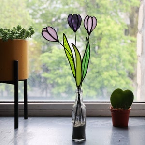 Crocus stained glass flower on a Stem, bouquet sun catcher, purple green flowers, mother&#39;s day gift