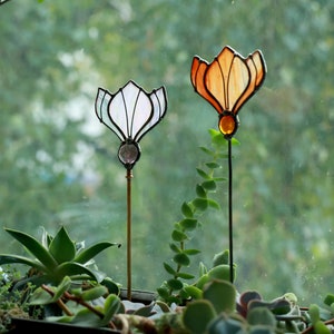 Stained glass flower on stem, Sun Catcher, mothers day gift