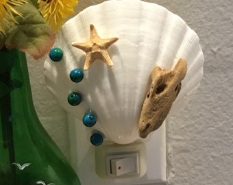 White Scallop Night Light (T) Starfish Driftwood Seashell Nautical decor