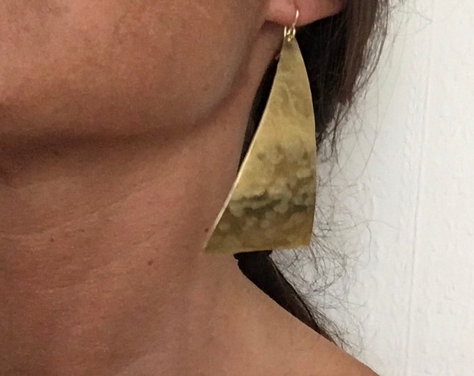 Geometric brass earrings. Triangle hammered brass earrings. Handmade gift for her