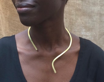 Handmade hammered necklace brass chocker. Gift for her
